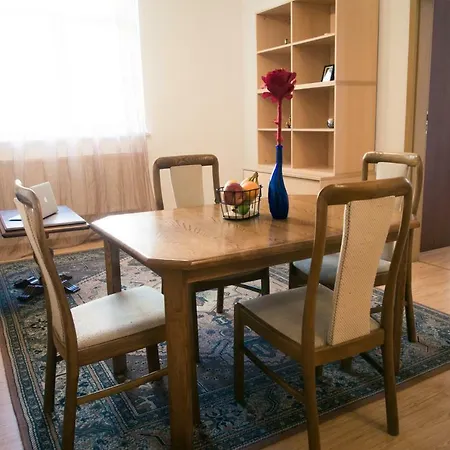 Town Hall 3 Bedroom *