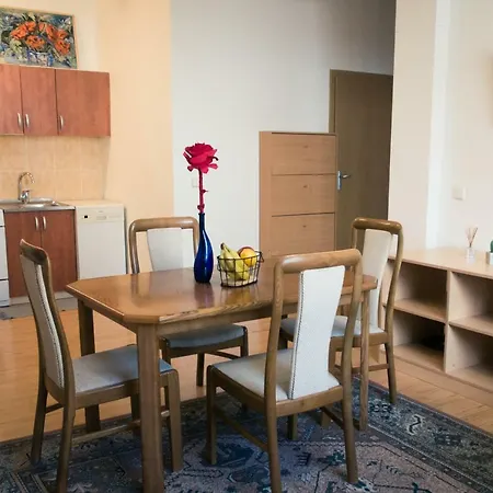 Town Hall 3 Bedroom *