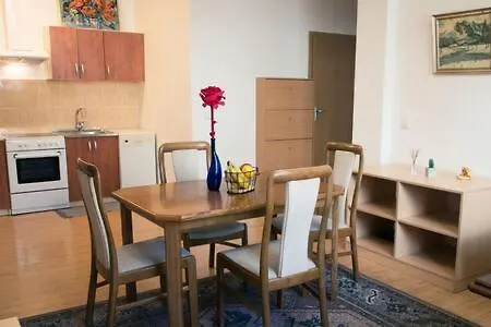 דירה Town Hall 3 Bedroom וילנה