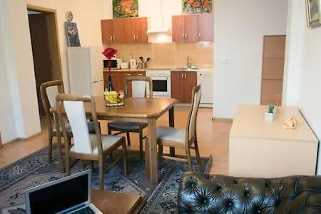 דירה Town Hall 3 Bedroom *