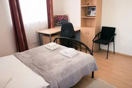 Town Hall 3 Bedroom דירה *